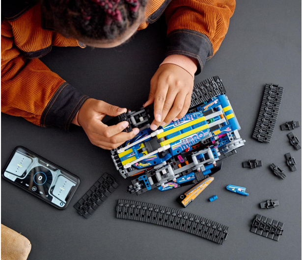 LEGO Technic 42140 Pojazd sterowany aplikacją - 1035630 - zdjęcie 3